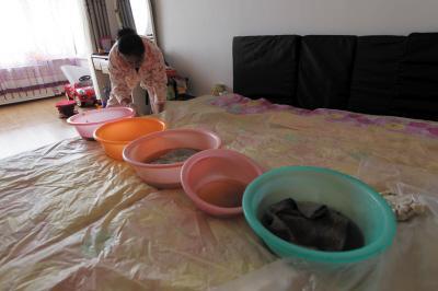 茂县楼上漏水，住户失联，小区没物管，业主维权难！律师来支招……